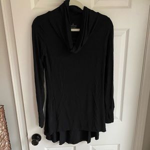CUDDL DUDS LADIES SOFTWEAR W. STRETCH COWL NECK BLACK KNIT TOP-SIZE M-HI/LOW HEM